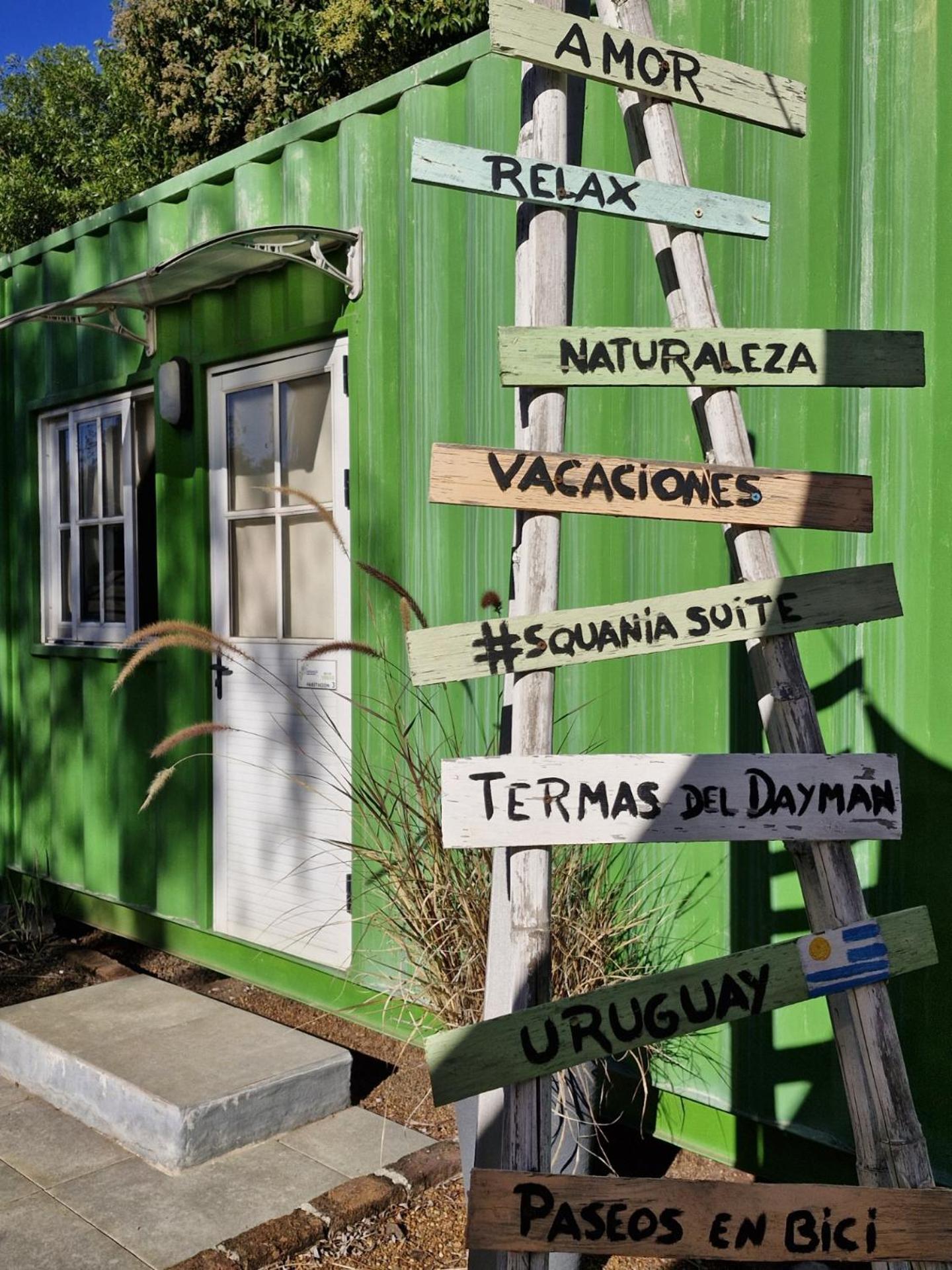 Squania Suite Container & Monoambientes Termas del Dayman Exterior photo